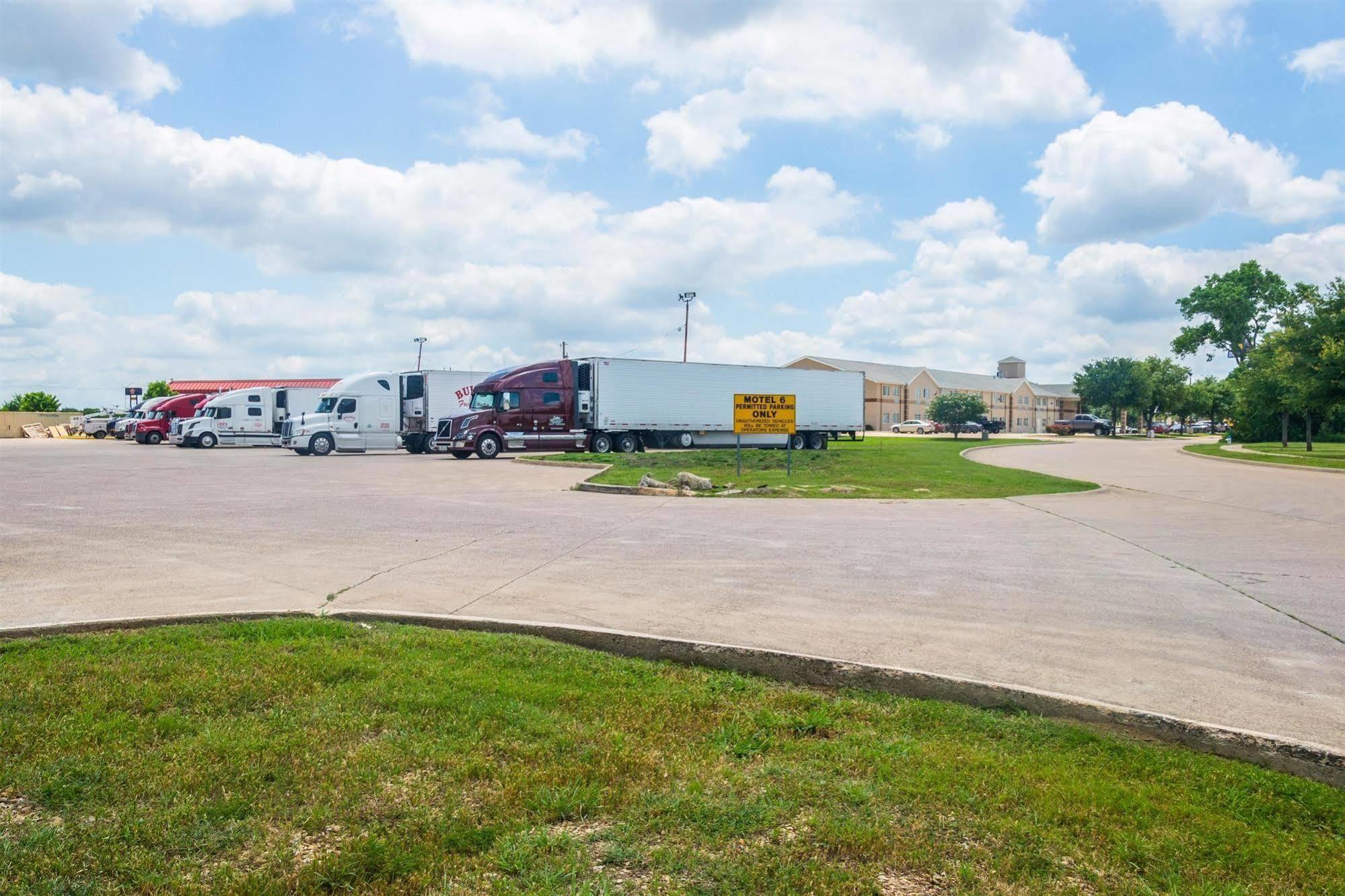 Motel 6-Mesquite, TX - Rodeo - Convention Ctr Exterior foto