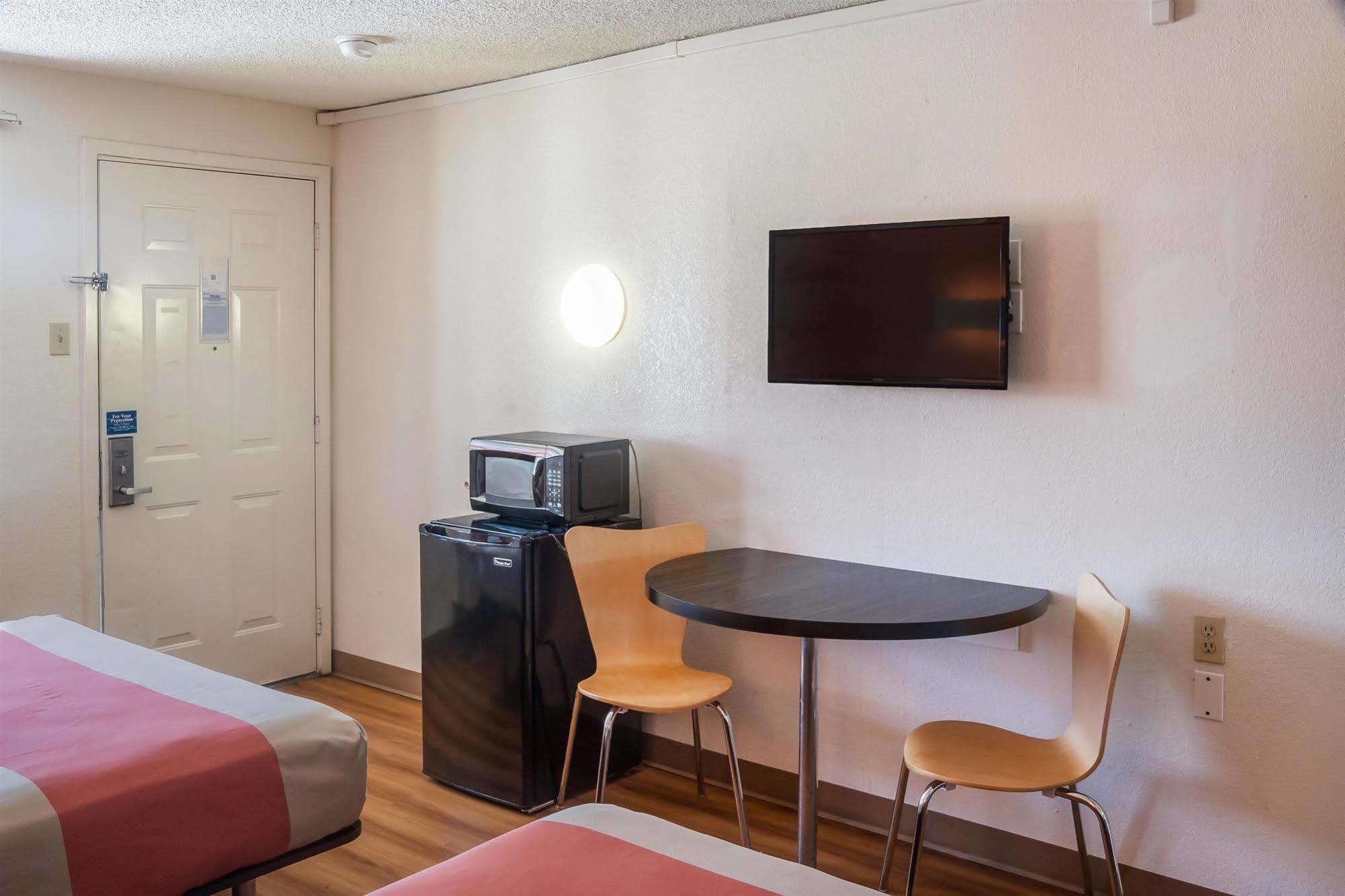 Motel 6-Mesquite, TX - Rodeo - Convention Ctr Exterior foto
